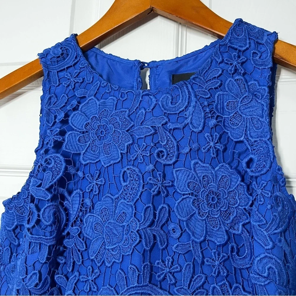J. CREW Blue Floral Lace Keyhole Sheath Sleeveless Dress Size 2